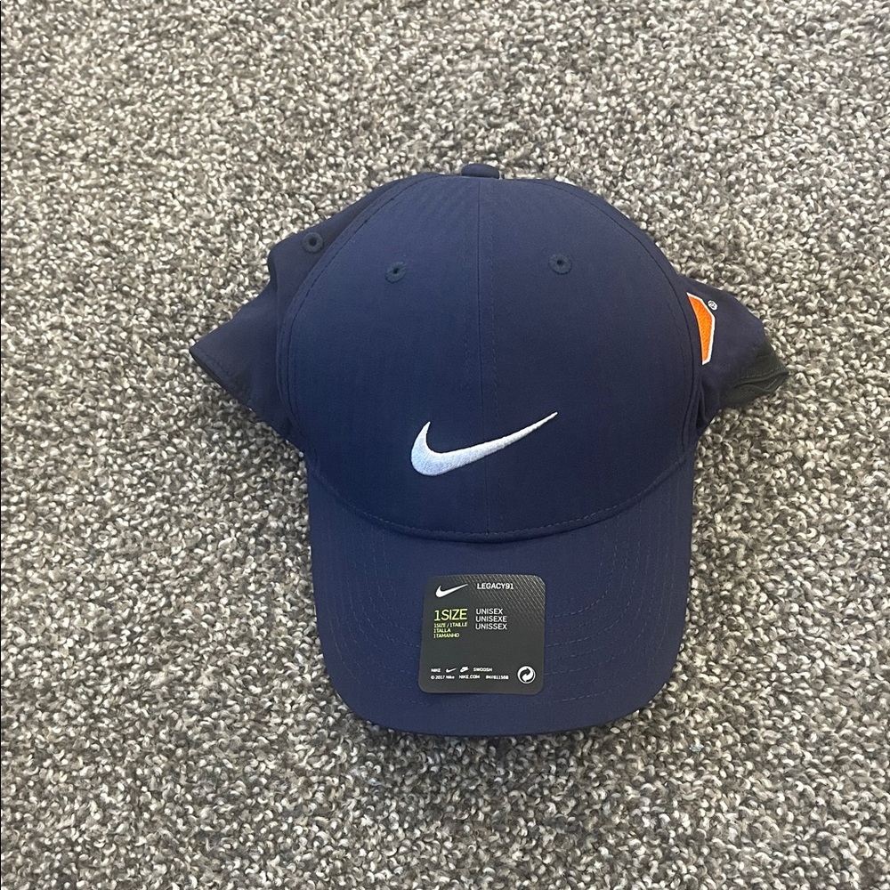 NWT Nike Men's Dark Blue Hat with Syracuse University logo.
